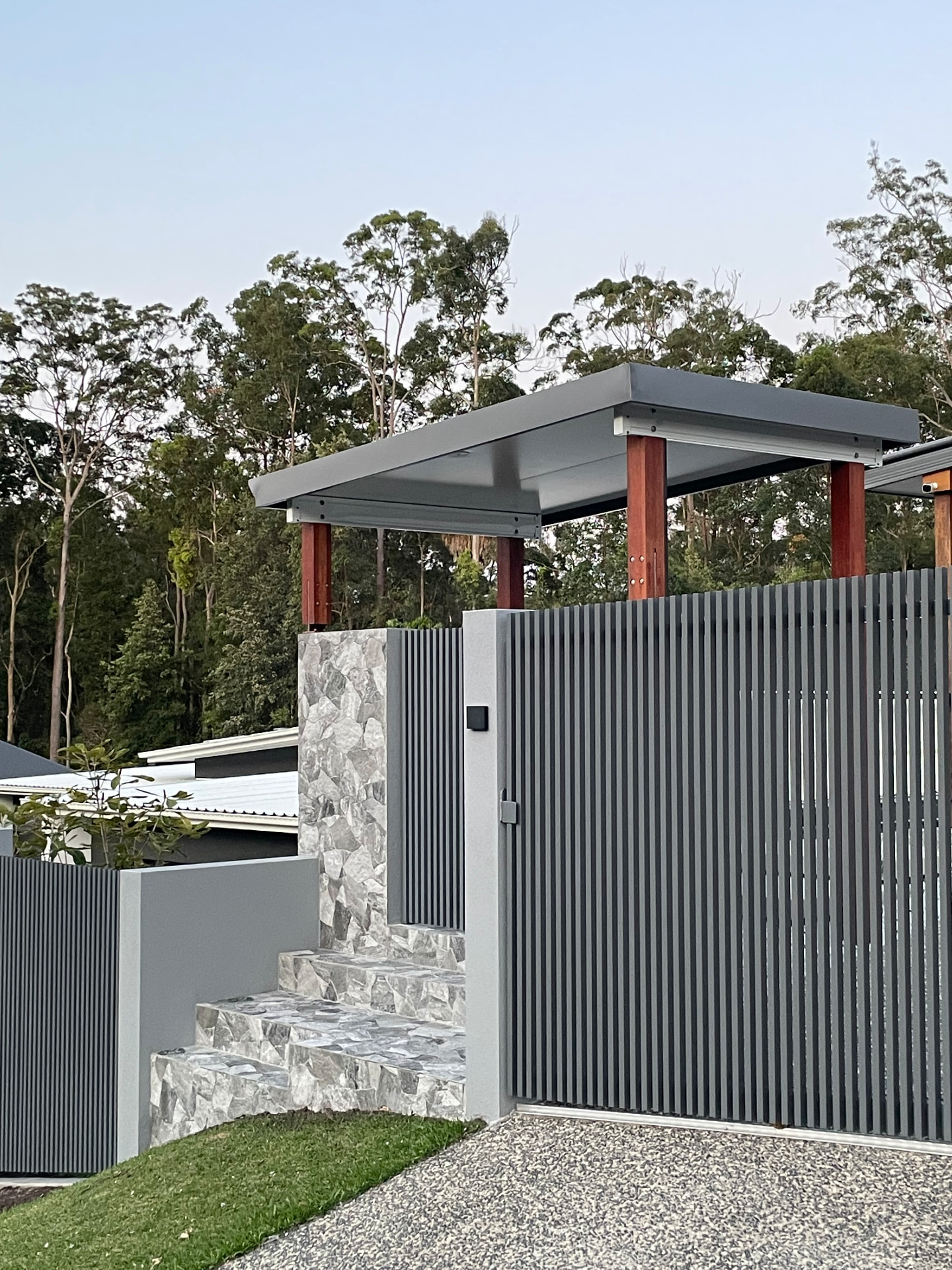 A seamless architectural entrance